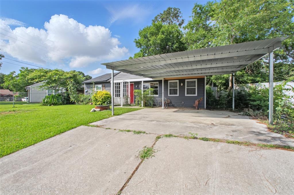603 Briarwood Drive, Baytown, Texas image 3