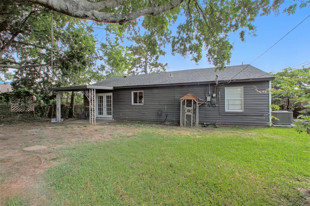 603 Briarwood Drive, Baytown, Texas image 24