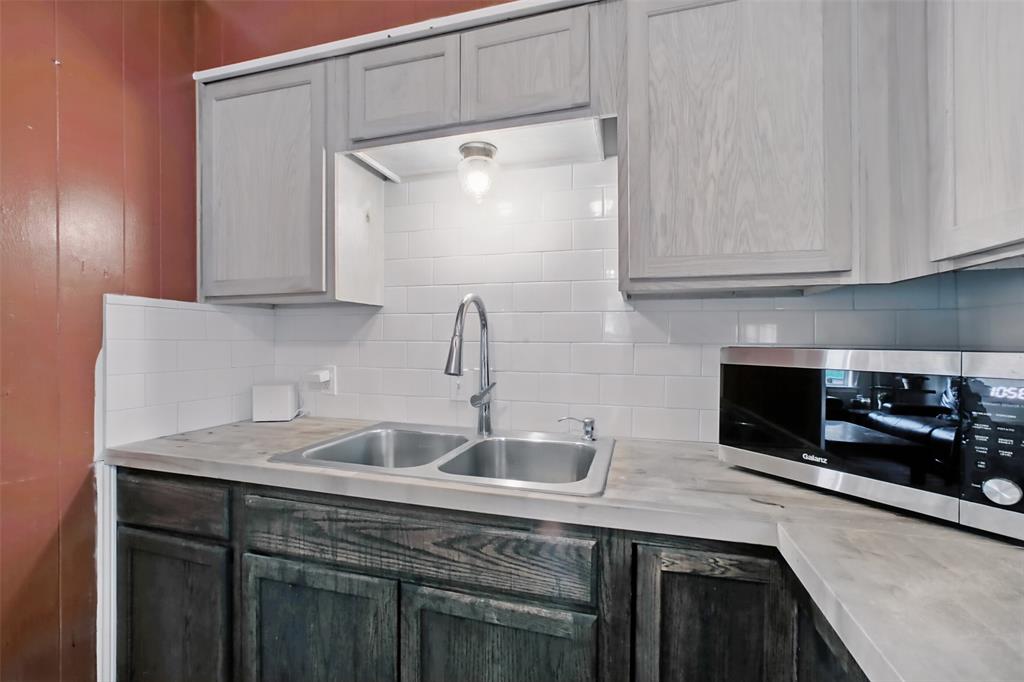 603 Briarwood Drive, Baytown, Texas image 12