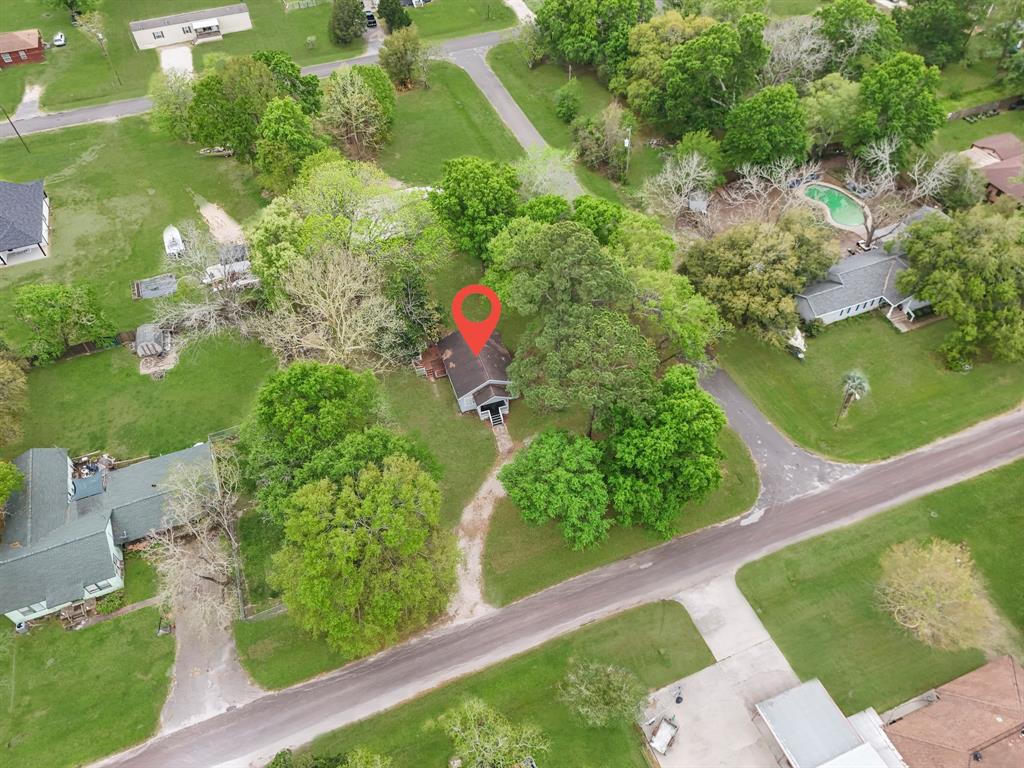 502 Lee Avenue, Anahuac, Texas image 6