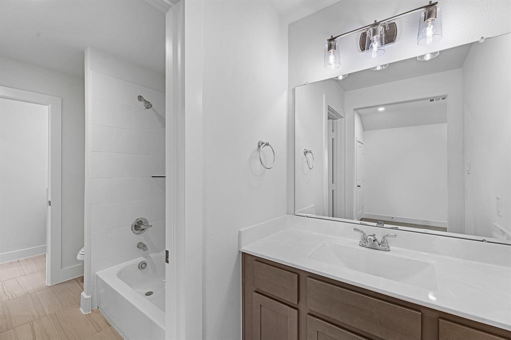 2727 Sellers Island Drive, League City, Texas image 7