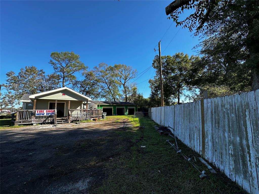 3875 E Lucas Drive, Beaumont, Texas image 9