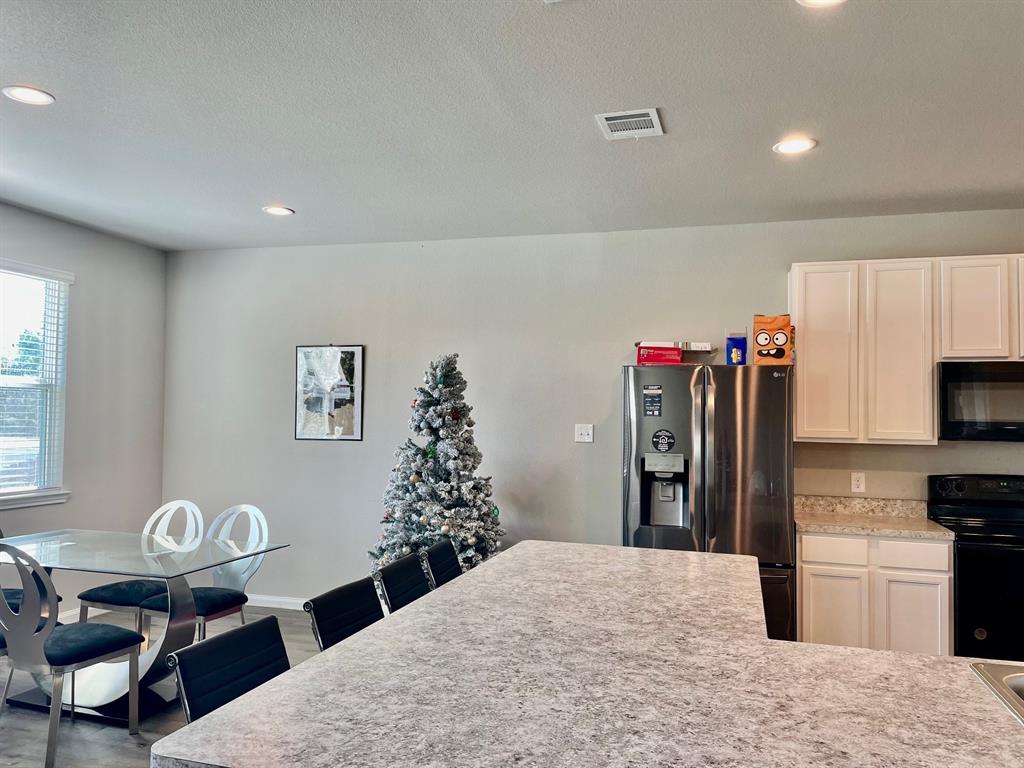 985 Harper Lane, Bryan, Texas image 5