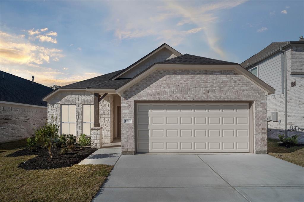 1952 Scarlet Yaupon Way, Conroe, Texas image 1