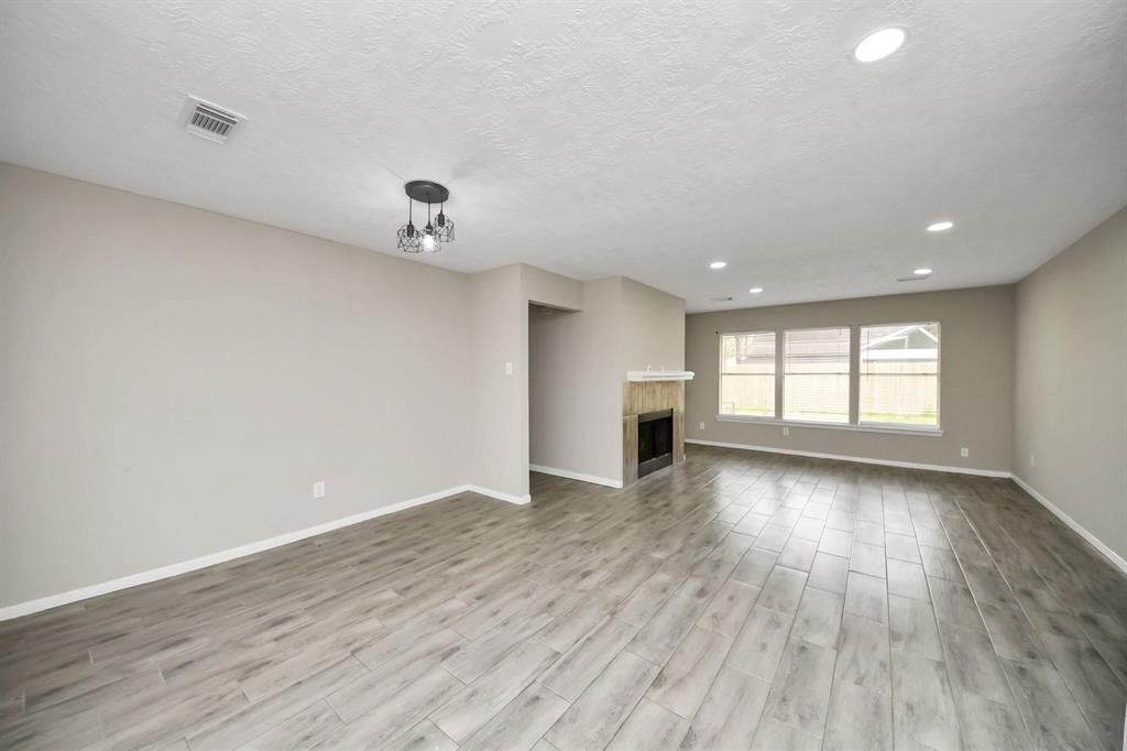 4915 Pecan Grove Dr Dr, Pearland, Texas image 3