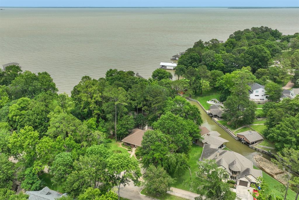210 Harbor Run Drive, Coldspring, Texas image 2
