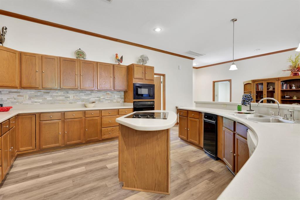210 Harbor Run Drive, Coldspring, Texas image 10