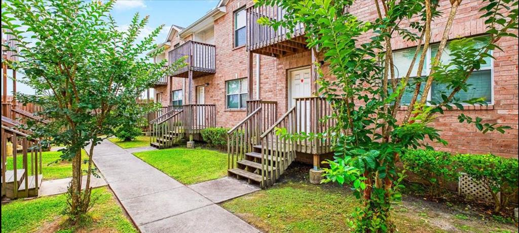 11905 Algonquin Drive #10, Houston, Texas image 1