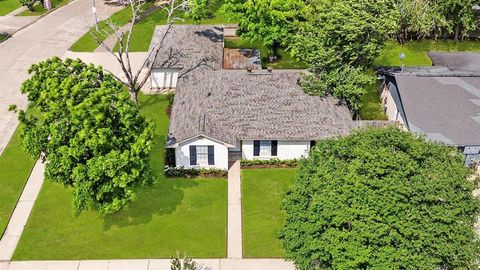 Single Family Residence in Houston TX 10414 Heather Hill Drive.jpg