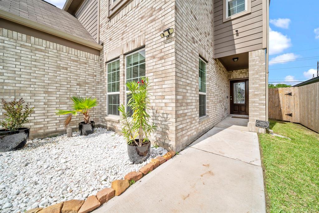 4111 Fair Country Lane, Katy, Texas image 2
