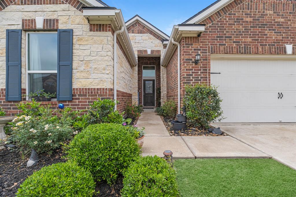 25127 Farmdale Lane, Richmond, Texas image 3