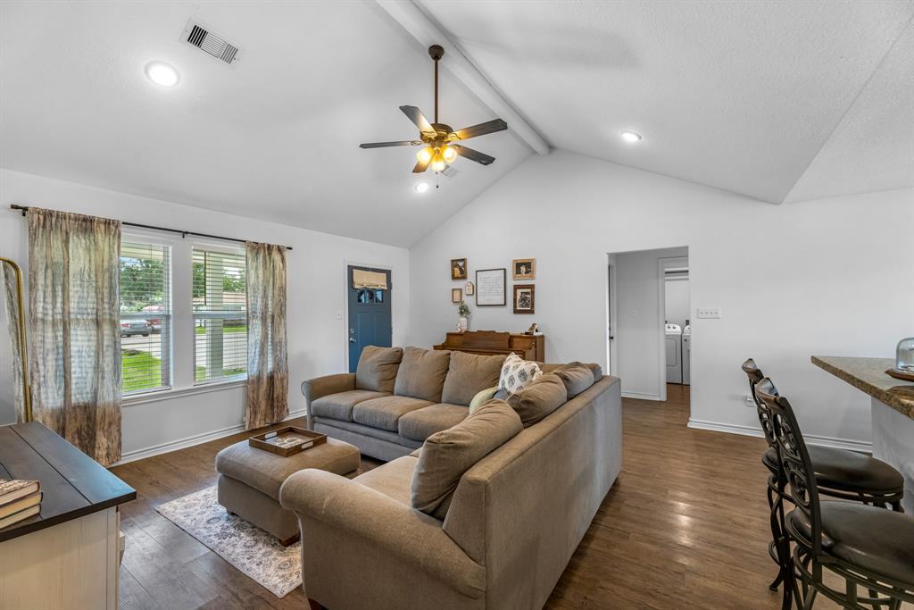 127 Lakewood Drive, Clute, Texas image 10