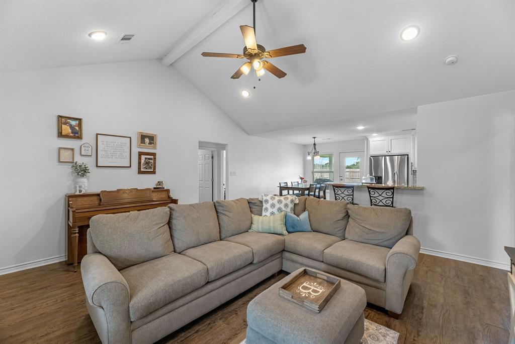 127 Lakewood Drive, Clute, Texas image 11