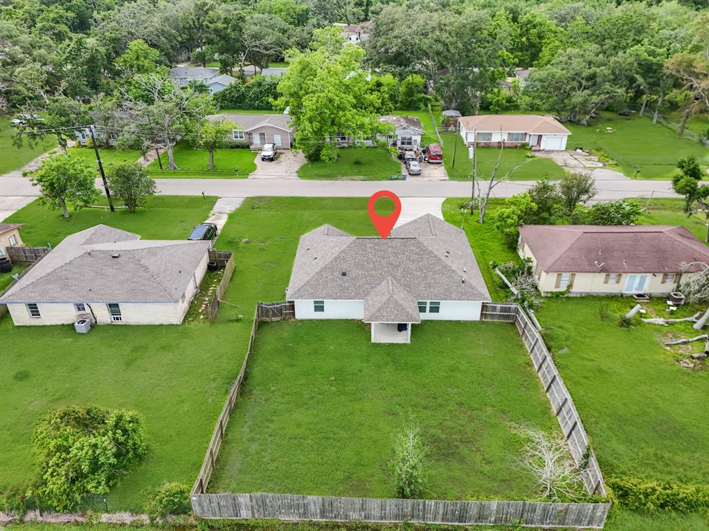 127 Lakewood Drive, Clute, Texas image 33