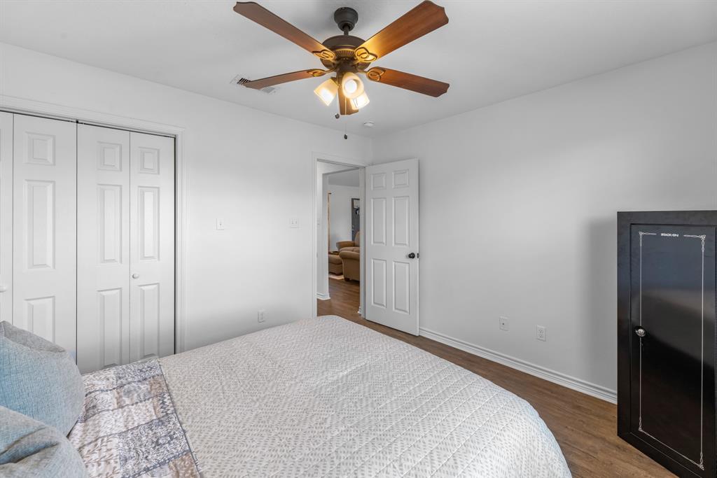 127 Lakewood Drive, Clute, Texas image 25