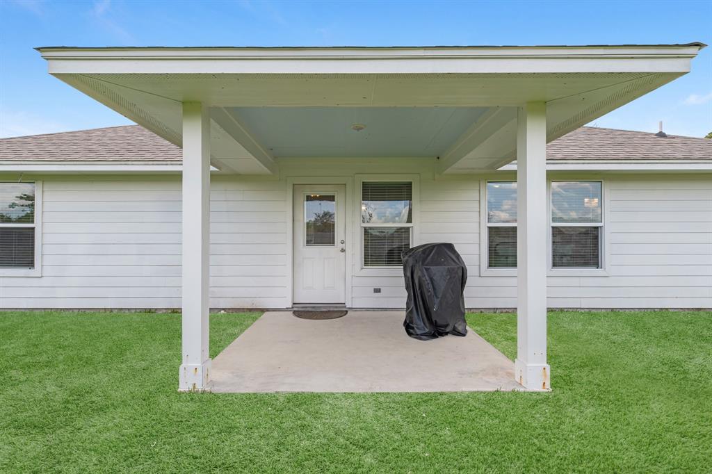 127 Lakewood Drive, Clute, Texas image 30