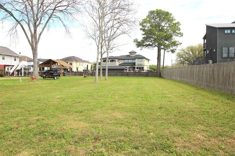 Photo of 413 Lakeside Drive, League City, TX 77565 (MLS # 64053436) Photo of 413 Lakeside Drive, League City, TX 77565 (MLS # 64053436)