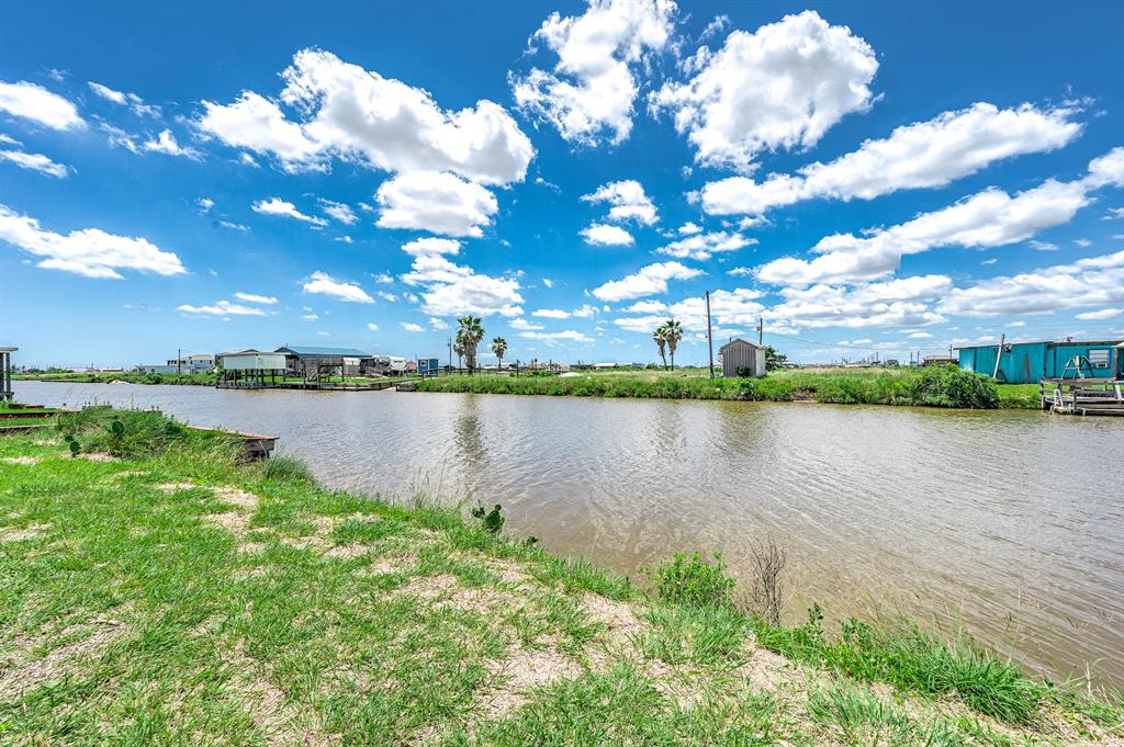 Hall Avenue, Sargent, Texas image 4