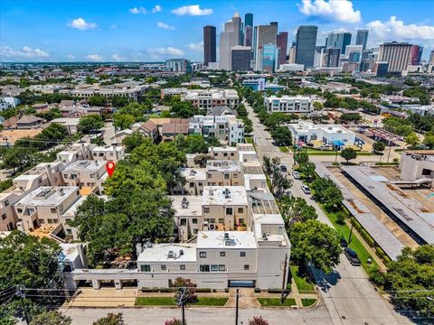 Photo of 402 Tuam Street #7, Houston, TX 77006 (MLS # 89939560)