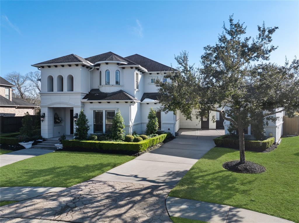 513 Hunters Lane, Friendswood, Texas image 2