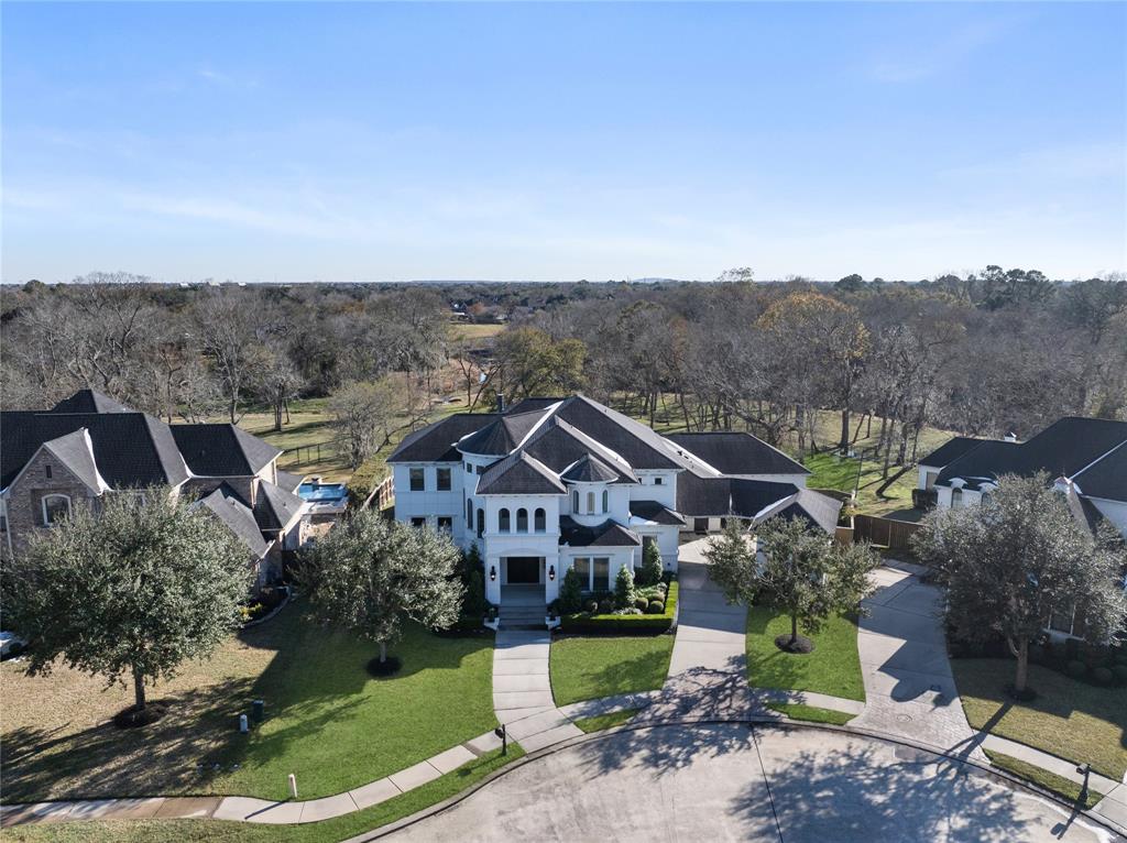 513 Hunters Lane, Friendswood, Texas image 3