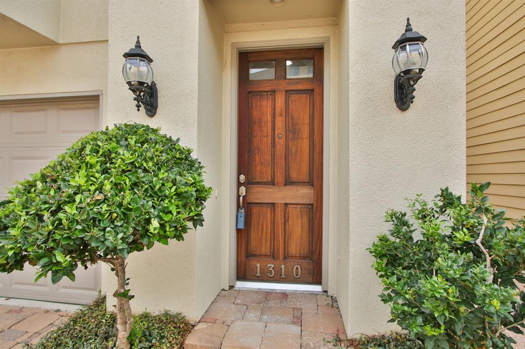 1310 Sherwood Point Lane