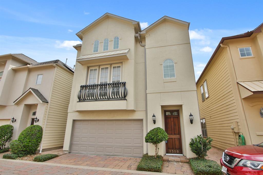 1310 Sherwood Point Lane