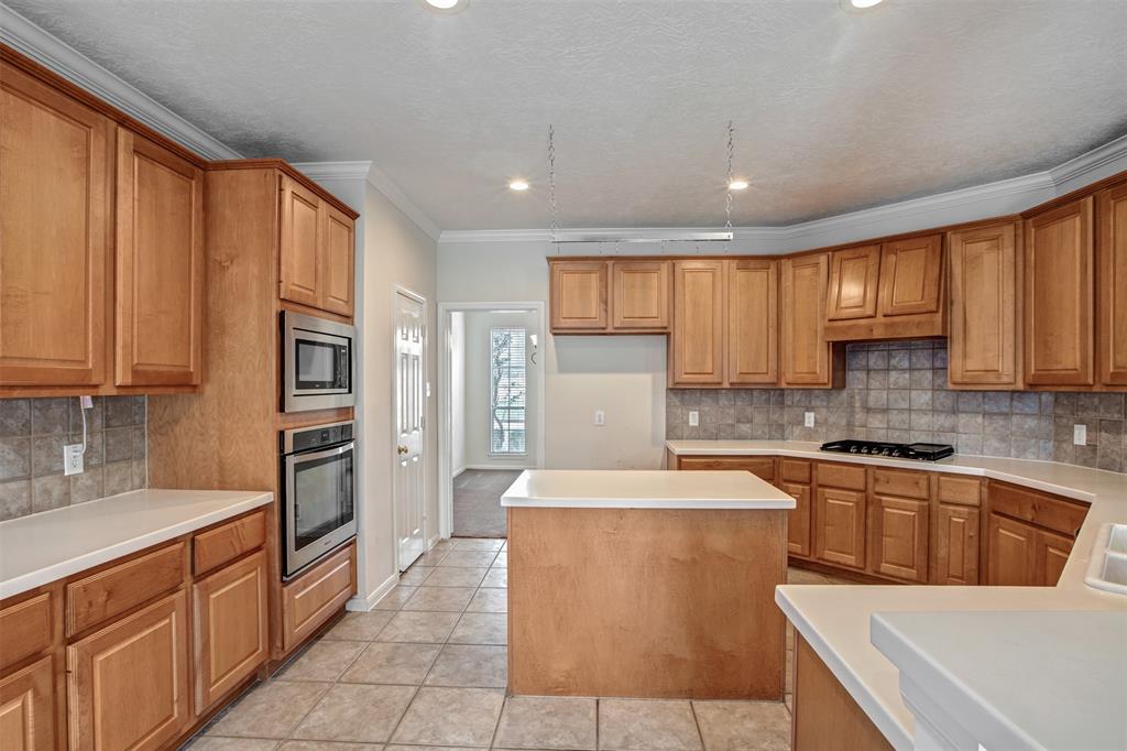 3231 Amber Holly Court, Kingwood, Texas image 7