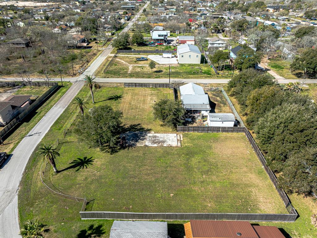 000 Third Street, San Leon, Texas image 16