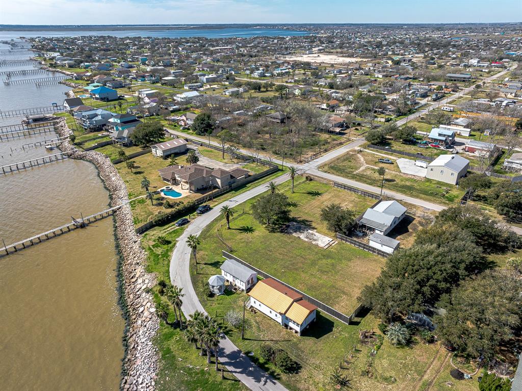 000 Third Street, San Leon, Texas image 7