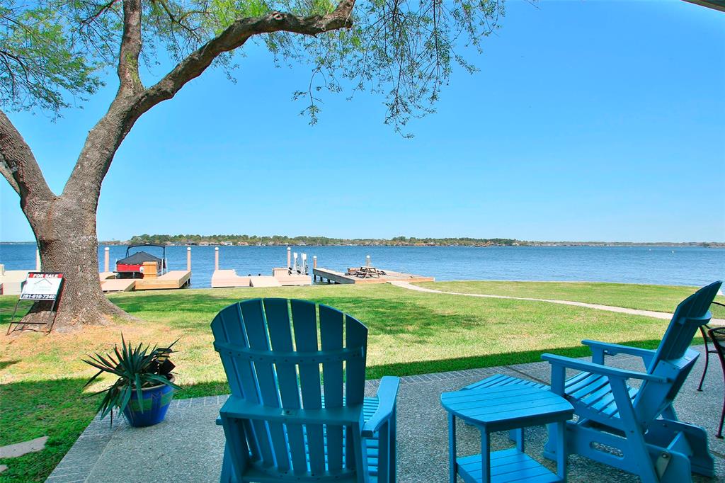 1425 Bowsprit Point, Willis, Texas image 1