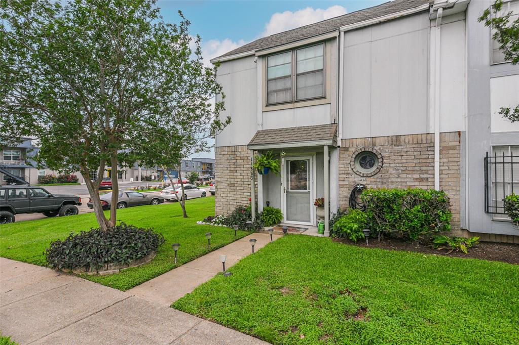 11863 Algonquin Drive, Houston, Texas image 2