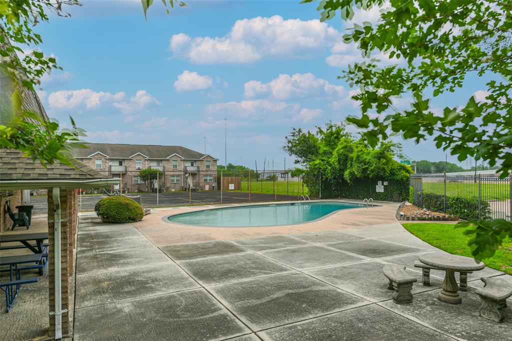 11863 Algonquin Drive, Houston, Texas image 36