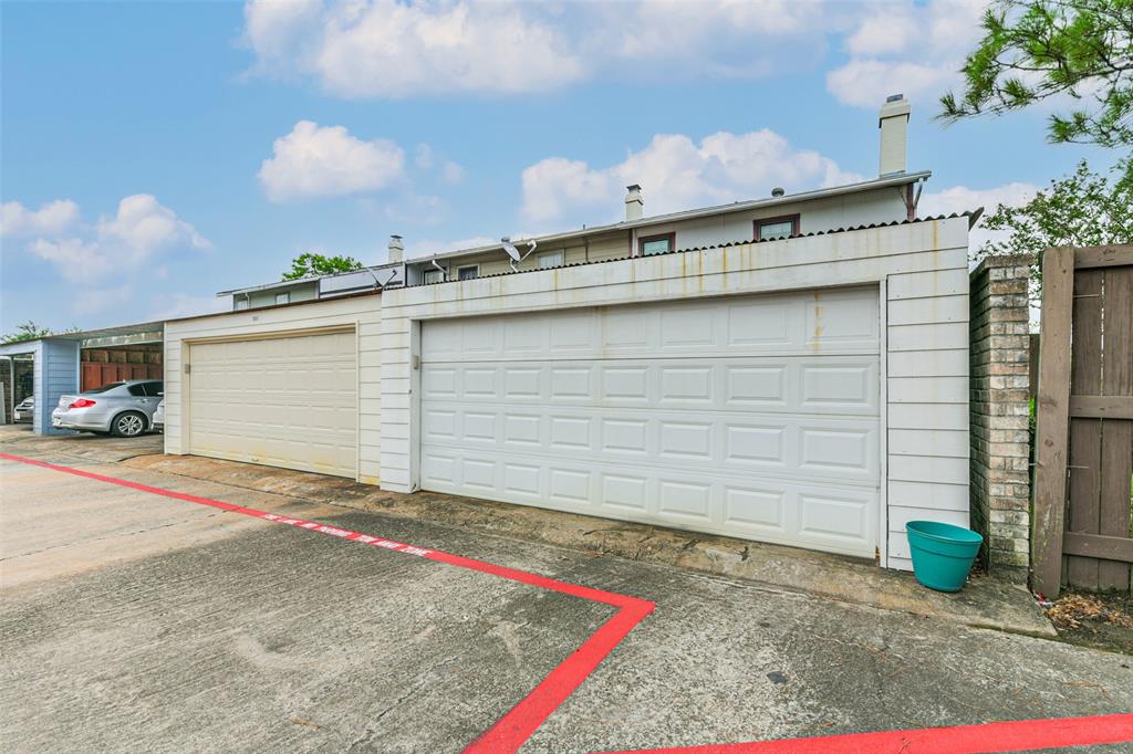 11863 Algonquin Drive, Houston, Texas image 33