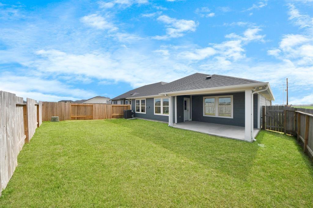1307 Bonnerjee Drive, Crosby, Texas image 2