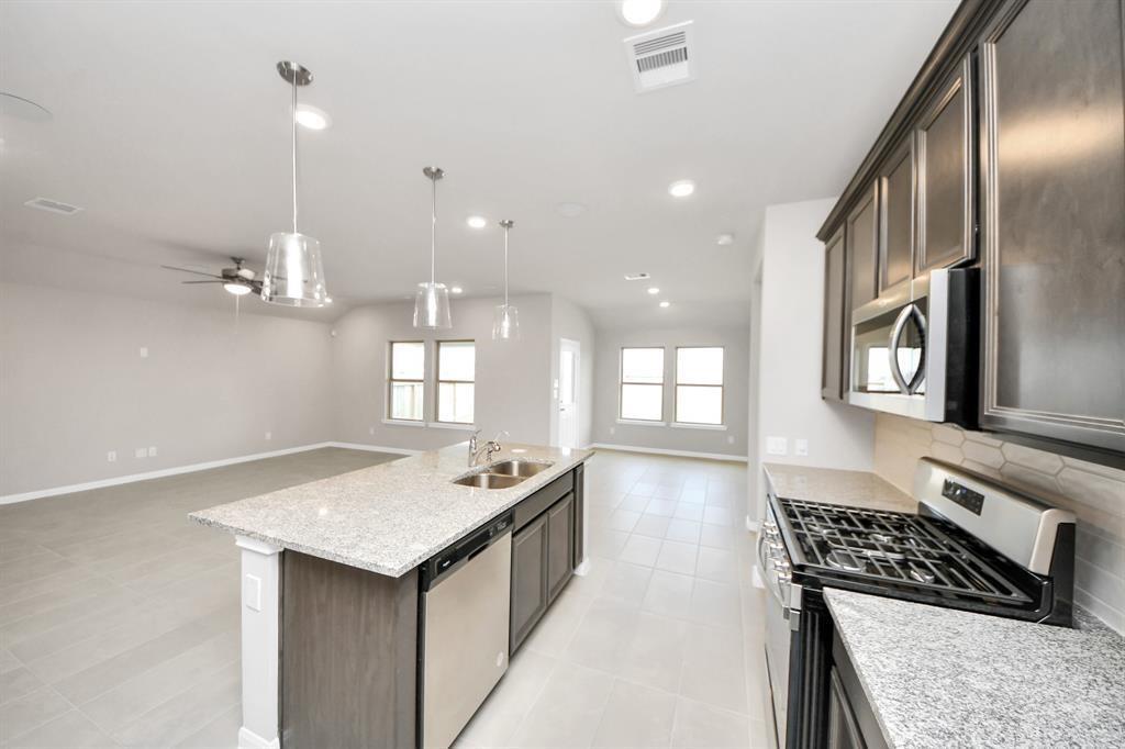 1307 Bonnerjee Drive, Crosby, Texas image 7
