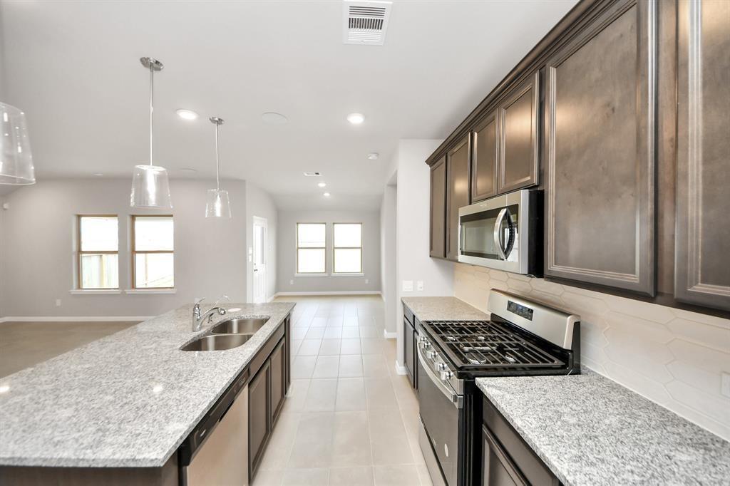 1307 Bonnerjee Drive, Crosby, Texas image 8