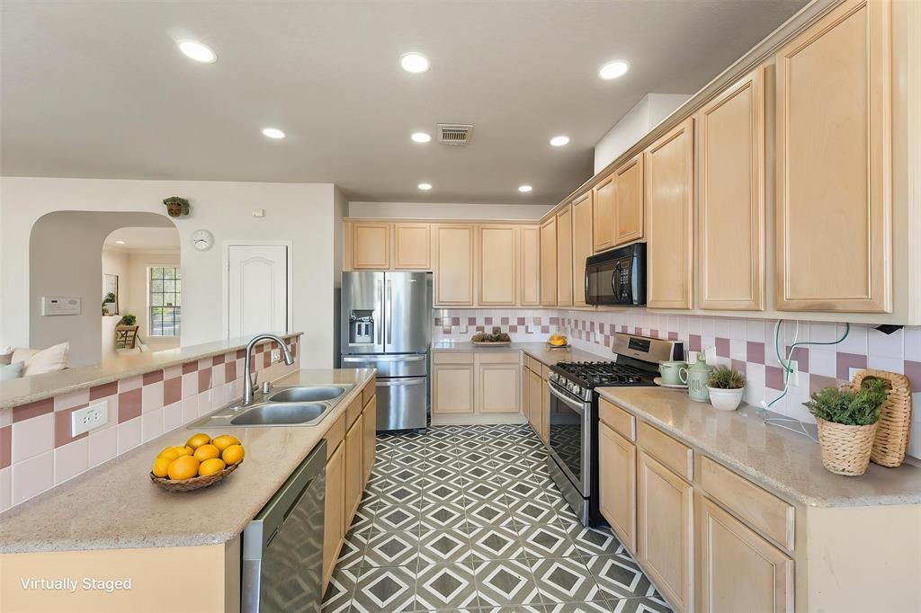 4722 Lunsford Hollow Lane, Friendswood, Texas image 4