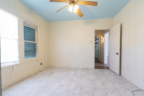 Single Family Residence in Galveston TX 4302 Avenue S 1/2 20.jpg