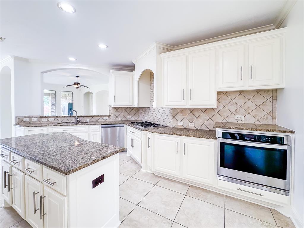 5302 Briarwick Meadow Lane, Sugar Land, Texas image 9
