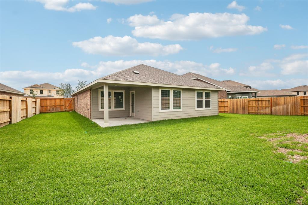 5030 Magnolia Springs Drive, Pearland, Texas image 34