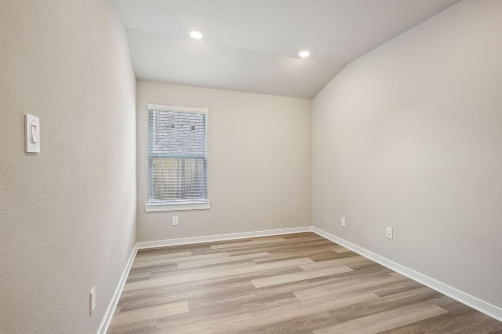 5030 Magnolia Springs Drive, Pearland, Texas image 18