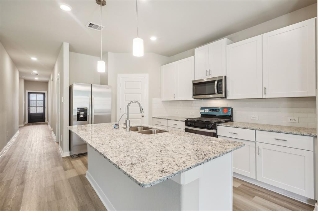 5030 Magnolia Springs Drive, Pearland, Texas image 11