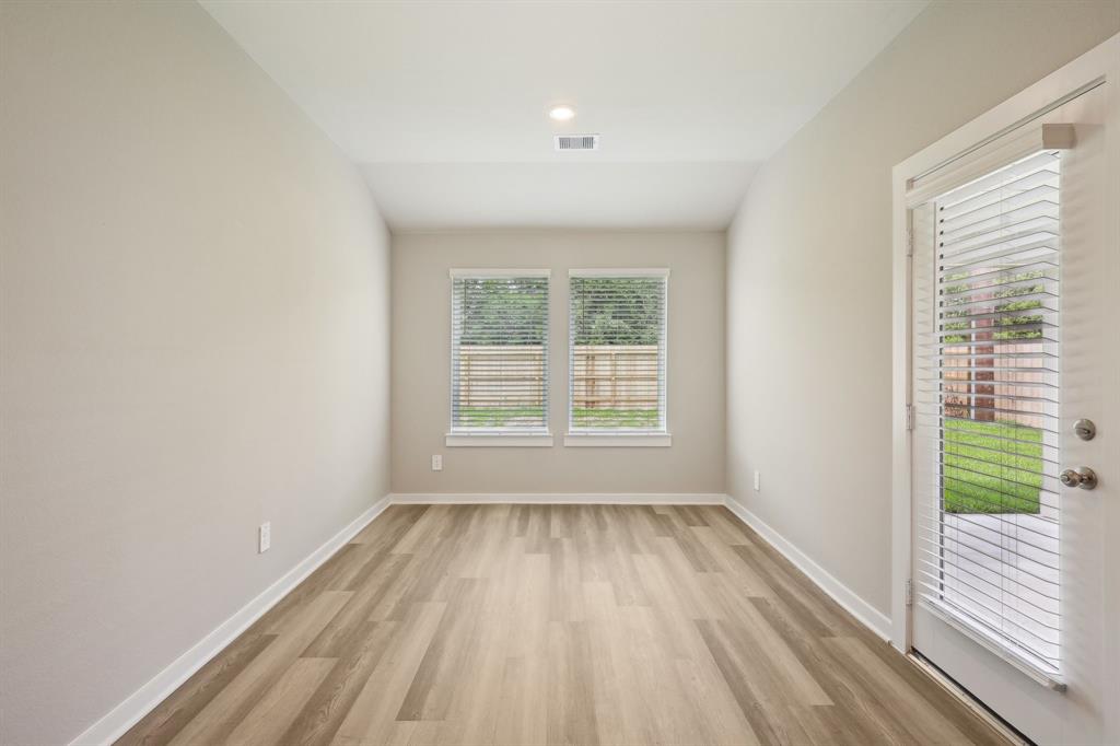 5030 Magnolia Springs Drive, Pearland, Texas image 21
