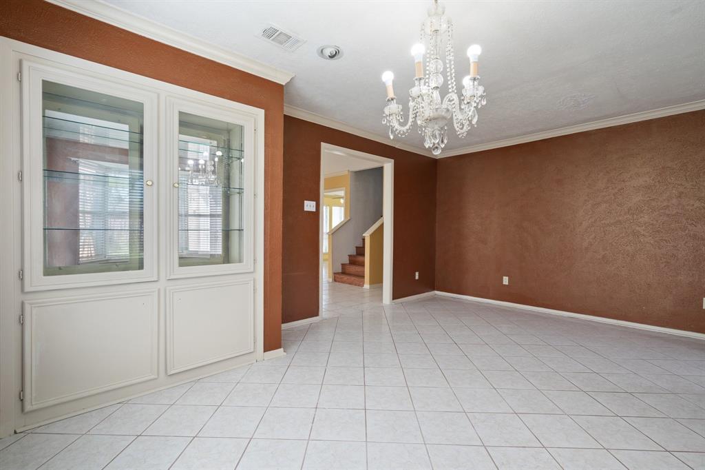 606 Pinebrook Lane, Baytown, Texas image 13