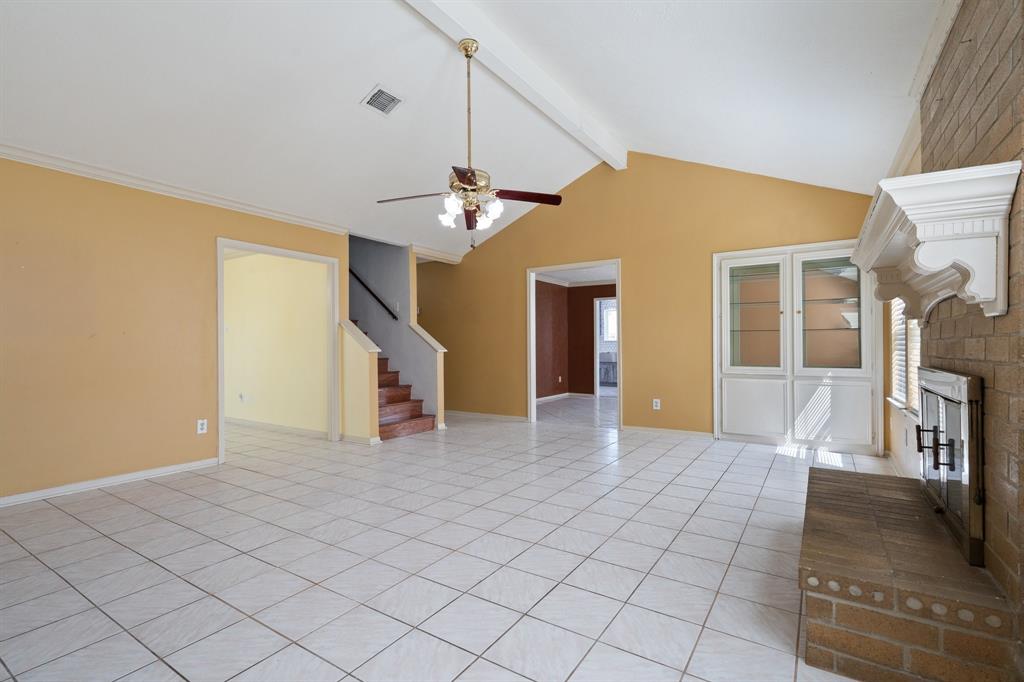 606 Pinebrook Lane, Baytown, Texas image 7