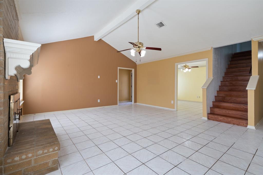 606 Pinebrook Lane, Baytown, Texas image 8