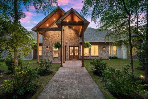 Single Family Residence in Tomball TX 12143 S Tara plantation Drive 1.jpg