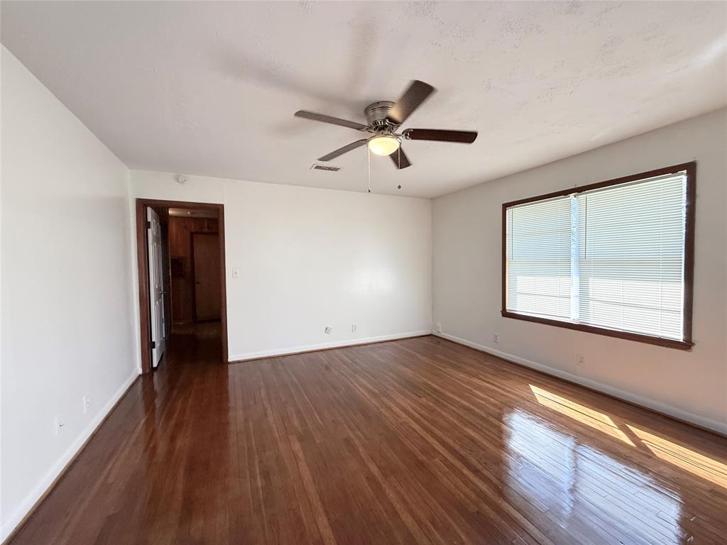 216 N Morgan Street, Angleton, Texas image 5