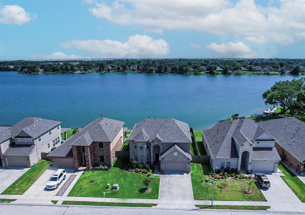 1461 Lake Mija Court, Seabrook, Texas image 1